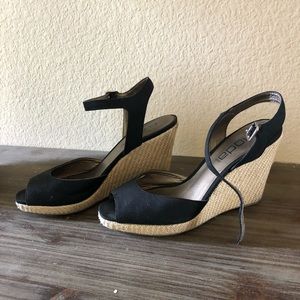 Moda spana wedge size 6.5